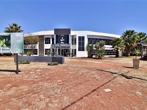 1305 m² Commercial space in Anchorville