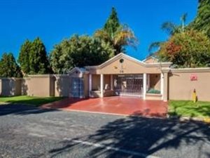 6 Bed House in Alberante