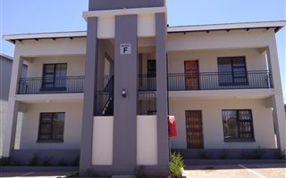 2 Bedroom Townhouse in Witpoortjie
