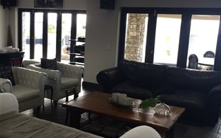 4 Bedroom House in Whale Rock
