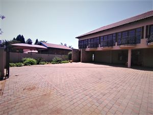 10 Bed House in Wierda Park