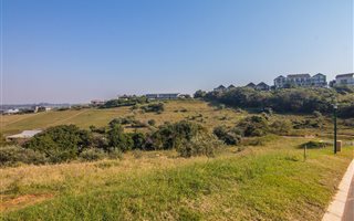 1348 m² Land available in Simbithi Estate