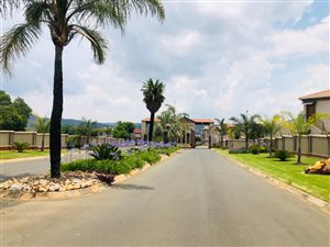 4 Bed House in Honeydew Manor