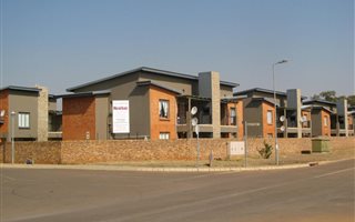 2 Bedroom Apartment in Theresa Park