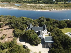 4 Bed House in Keurbooms River