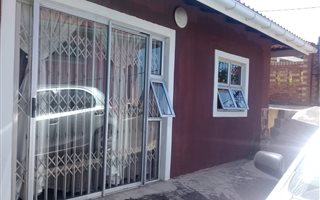 2 Bedroom Garden Cottage in Newlands East
