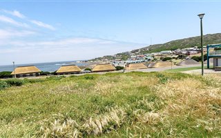 756 m² Land available in Jongensfontein