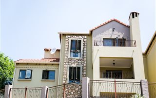 3 Bedroom Townhouse in Constantia Kloof