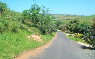 930 m² Land available in La Mercy