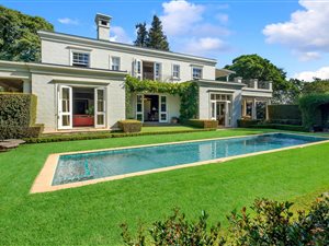 4 Bed House in Hyde Park