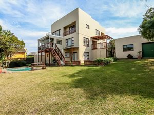 4 Bed House in Gonubie