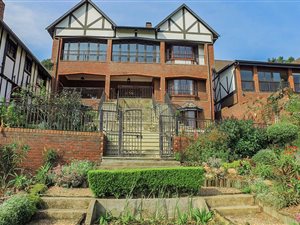 4 Bed House in Camelot Estate