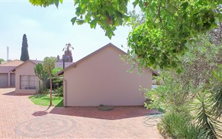 3 Bedroom House in Glen Marais