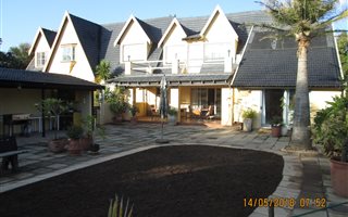 5 Bedroom House in Kensington B