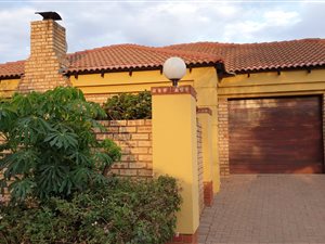 3 Bed Townhouse in Pinehaven