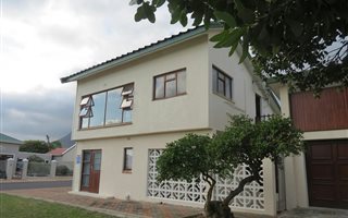 3 Bedroom House in Kleinmond