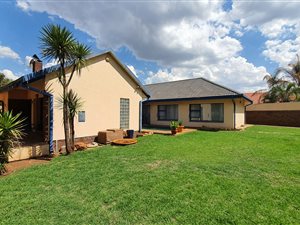 6 Bed House in Edelweiss