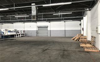 1100 m² Industrial space in Airport Industria