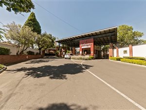 2 Bed Apartment in Fourways