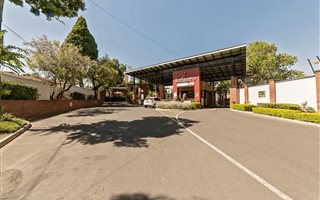 2 Bedroom Apartment in Fourways