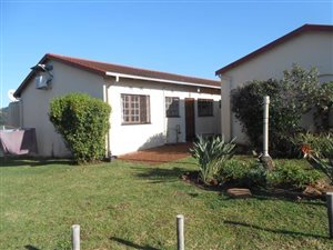2 Bed Flat in Banners Rest
