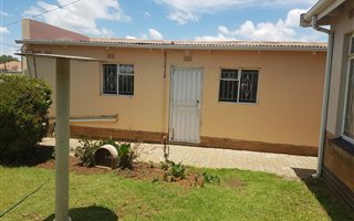 1 Bedroom Garden Cottage in Discovery