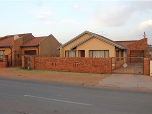 4 Bed House in Vosloorus