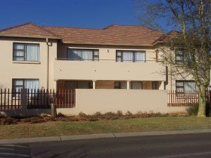 4 Bed House in Kosmosdal