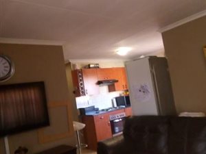 4 Bed House in Leondale