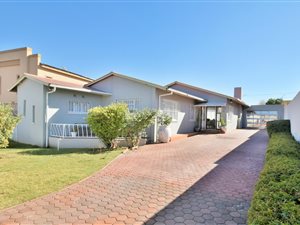 2 Bed House in Crown Gardens