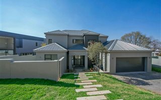 4 Bedroom House in Helderfontein Estate