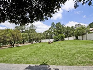 974 m² Land available in Thornhill Estate