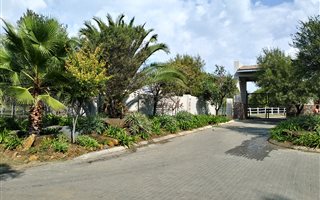 1 ha Land available in Beaulieu
