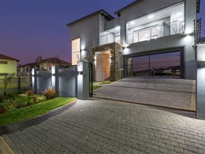 4 Bedroom House in Meyersdal