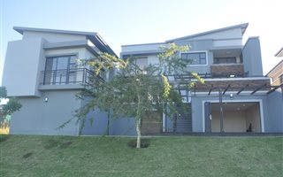 4 Bedroom House in Tinley Manor and surrounds