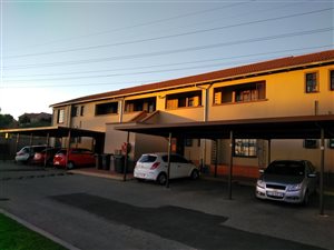 2 Bedroom Apartment in Roodepoort West