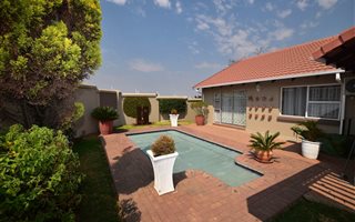 3 Bedroom House in Halfway Gardens