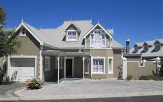 3 Bedroom House in Greenways Golf Estate