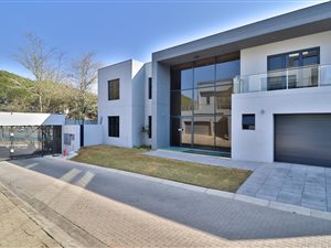 5 Bed House in Hurlingham