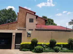 4 Bed Duet in Menlo Park
