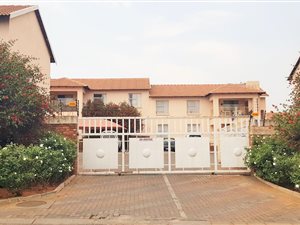 2 Bed Apartment in Rensburg