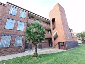 3 Bed Apartment in Laudium