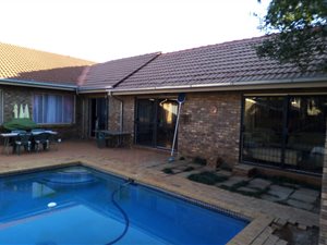 3 Bed House in Karen Park