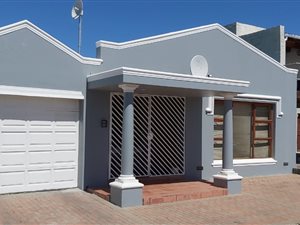 3 Bed House in Cloetesville