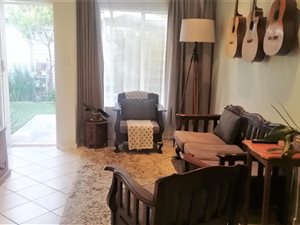 2 Bed Townhouse in Rooihuiskraal North