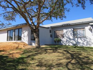 16.8 ha Smallholding in White River