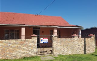 4 Bedroom House in Kingswood