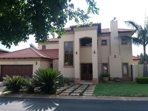 4 Bed House in Bronberg