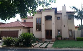 4 Bedroom House in Bronberg