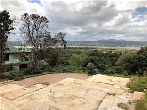 925 m² Land available in Lake Brenton